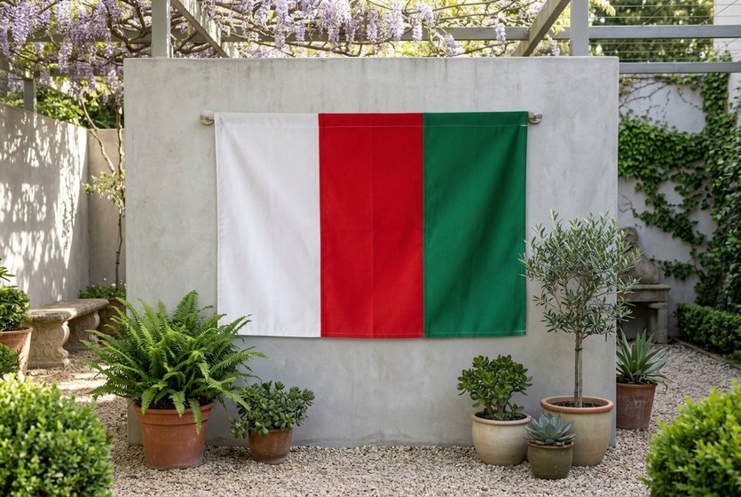 The national flag of Kelmavere; spatial: white → red → green.